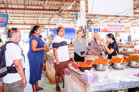 Autentyczne tajskie gotowanie z Pui w Khao LakLekcja gotowania autentycznych tajskich dań w Khao Lak Pui