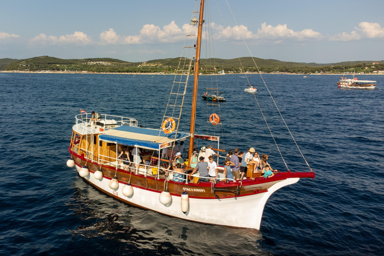 Rovinj: Red Island & Lim Fjord boat tour with BBQ & Swimming