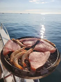 Barbecue auf dem Boot (Meeresfrüchte Option) | Napoli Meerblick