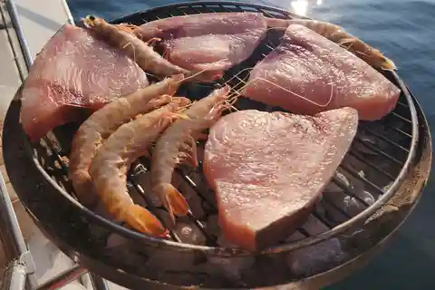 Barbecue auf dem Boot (Meeresfrüchte Option) | Napoli Meerblick