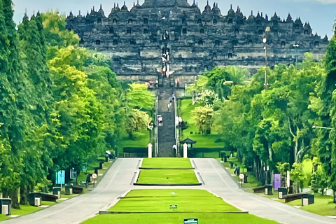 Yogyakarta; Alba/ Salita al Borobudur e Tempio di PrambananAlba a Borobudur, salita in cima e tour del tempio di Prambanan