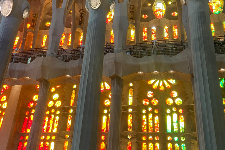 Sagrada Familia Priority Access Guided Tour: Small group