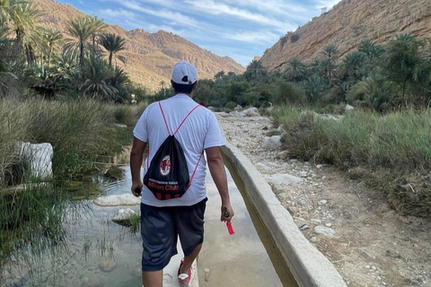 From Muscat: Shared Wadi Bani Khalid & Desert Sunset