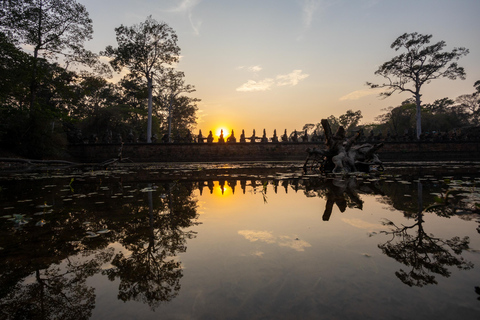 Angkor Wat Highlights e tour guidato all&#039;alba da Siem Reap