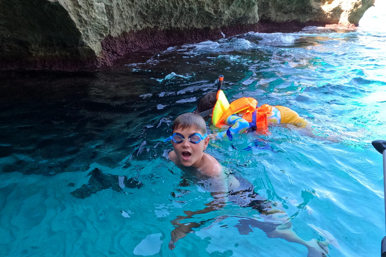 Mallorca: Discover paradisiacal coves on board of an exclusive catamaran