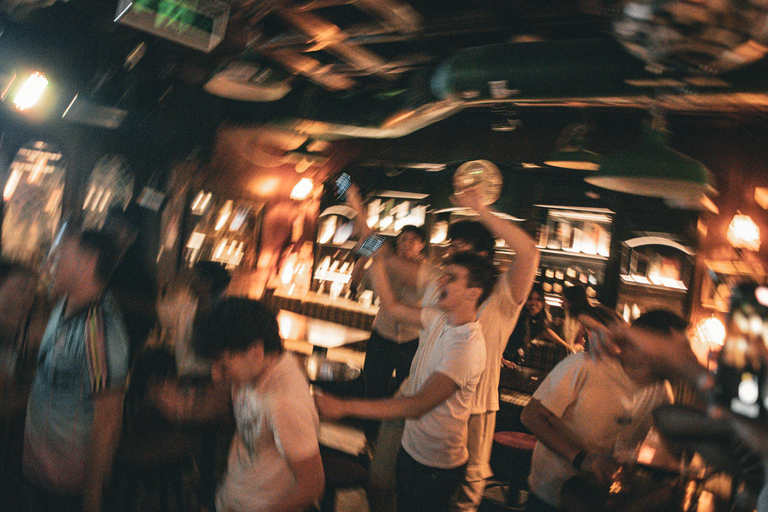 Tirana: Pub Crawl with 1 hour of Unlimited Drinks