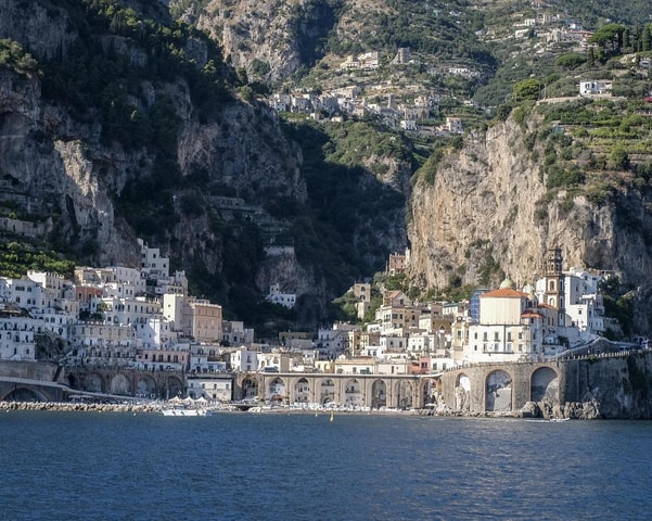 Praiano, Nerano and Sorrento: Dinghy Tour with Bathroom and Lunch Stops