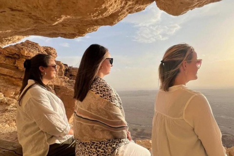 Riyad : excursion au lever du soleil à Edge of the WorldRiyad : Excursion « Lever du soleil au bout du monde »