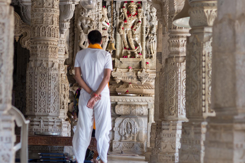 Bekijk Ranakpur Tempel met Jodhpur drop vanuit Udaipur