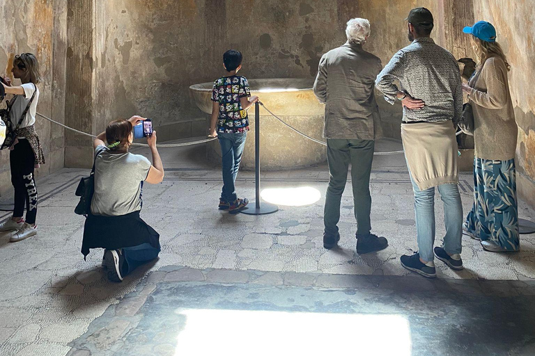 Visite en petit groupe de Pompéi avec un guide archéologuePompéi : visite en petit groupe avec guide archéologue et billet d&#039;entrée