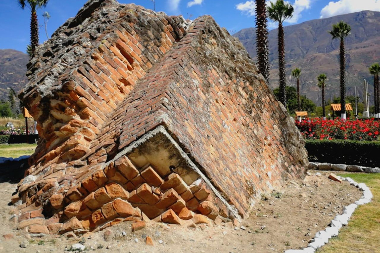 Från Ancash: Vandring till Llanganuco och Yungay-lagunen heldag