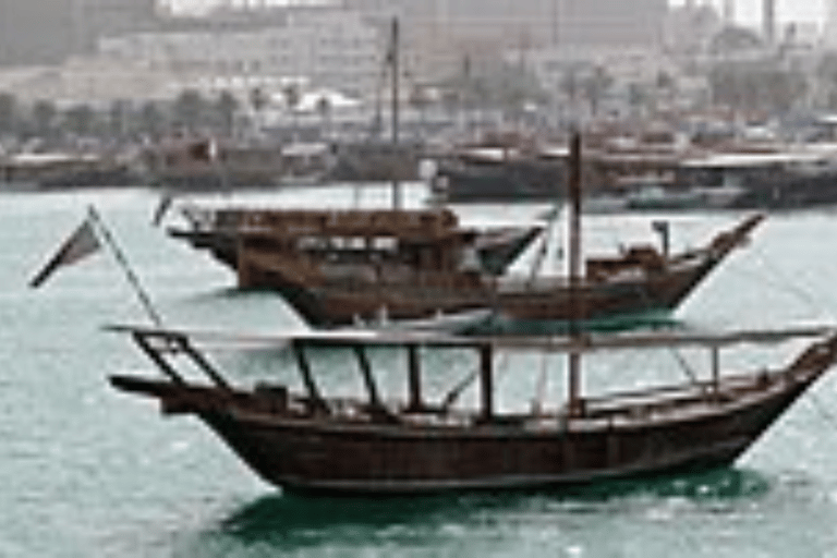 Doha: Sunset Dhow cruise inclusief ophaal- en terugbrengservice