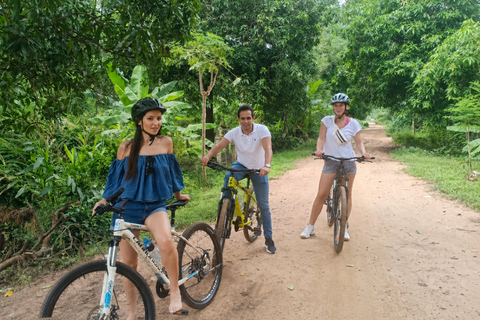 Phnom Penh: Silk Island Cycling Aventure & Lunch with Locals