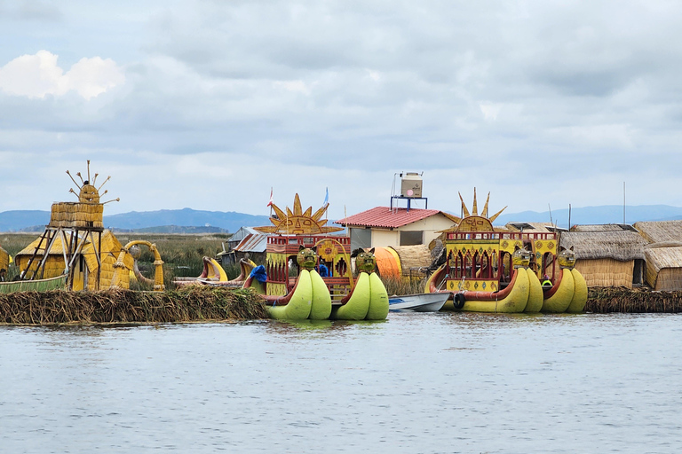 Puno : excursion d&#039;une journée aux îles flottantes d&#039;Uros et à l&#039;île de Taquile