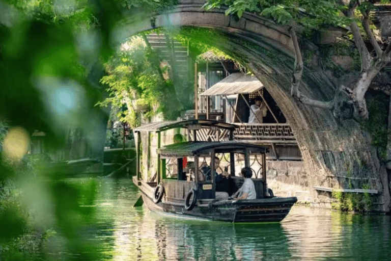 Shanghai: Wuzhen Water Town Private Day Trip with Guide