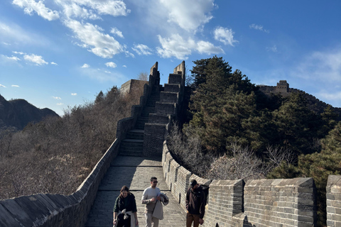 Beijing: Jinshanling Great Wall Private Tour with Lunch Bus to Jinshanling Great wall Hiking tour from Beijing