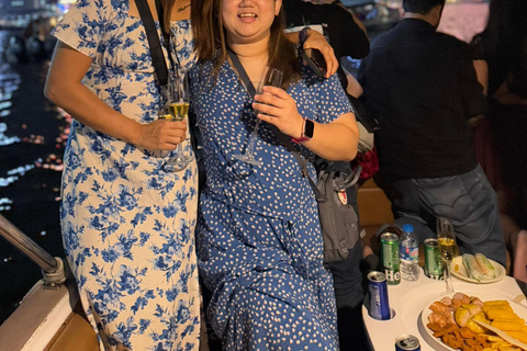 胡志明市：2026年除夕烟花快艇之旅团体游：除夕烟花快艇巡游