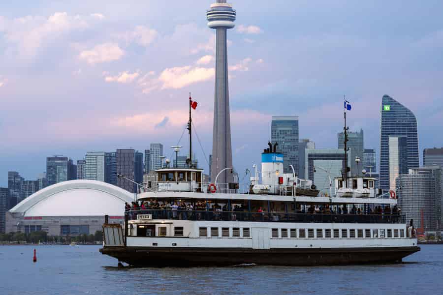 Toronto: Geführter Rundgang mit CN Tower & optionaler Bootstour. Foto: GetYourGuide Toronto: Geführter Rundgang mit CN Tower & optionaler Bootstour. Foto: GetYourGuide