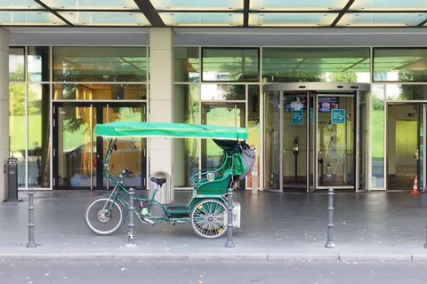 Berlin Rikscha-Kreuzfahrt Kreuzfahrtschiffe starten Haubtbahnhof