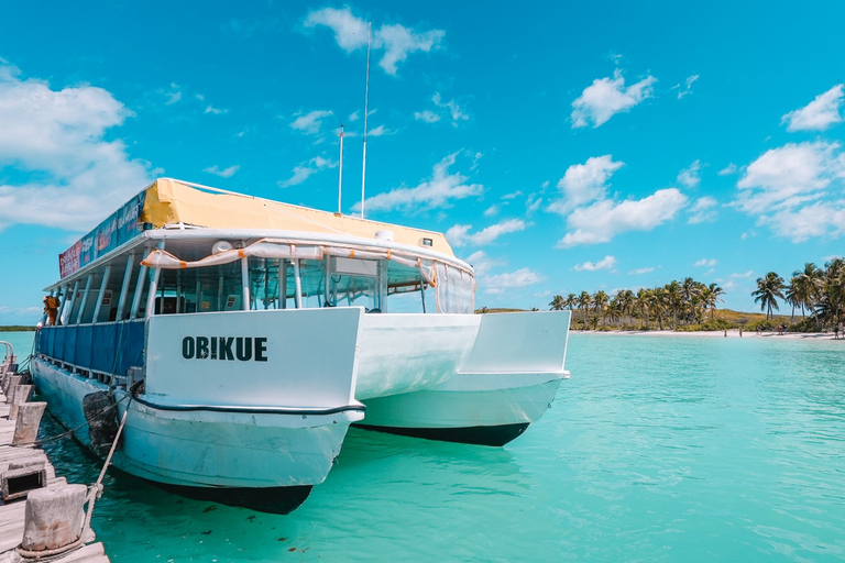 Van Cancun of Riviera Maya: reis naar Isla Contoy en Isla MujeresTour vanuit Playa del Carmen en Puerto Morelos