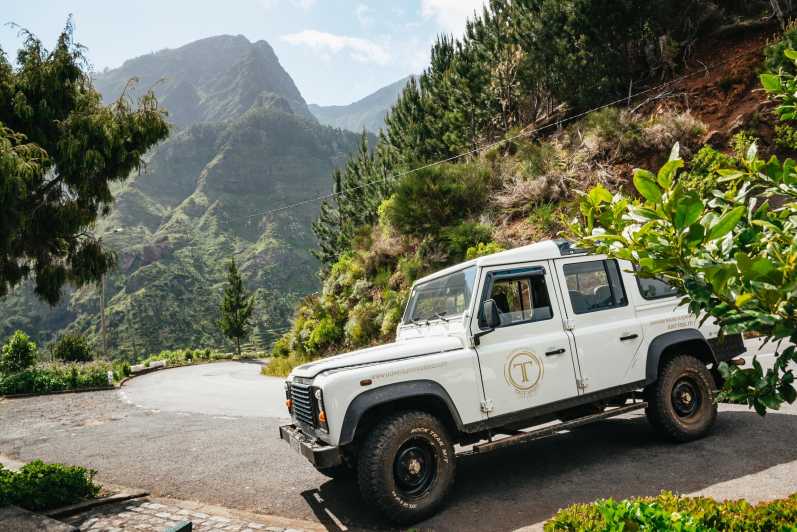 Funchal: Porto Moniz, Foresta di Fanal e Cabo Girao Jeep Tour