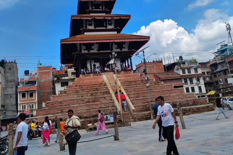 Visite du patrimoine de Katmandou sans espèces avec découverte de la cuisine localeCircuit patrimonial à Katmandou sans espèces avec visite culinaire locale