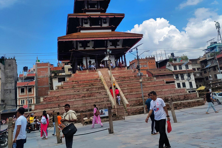 Visite du patrimoine de Katmandou sans espèces avec découverte de la cuisine localeCircuit patrimonial à Katmandou sans espèces avec visite culinaire locale