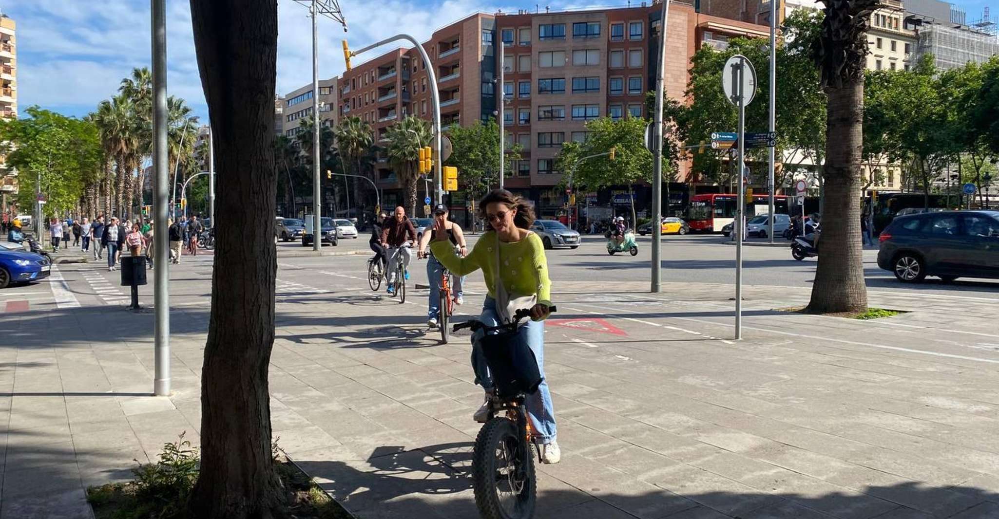 Barcelona: 2.5-Hour Bike or E-Bike Historical Tour photo 13