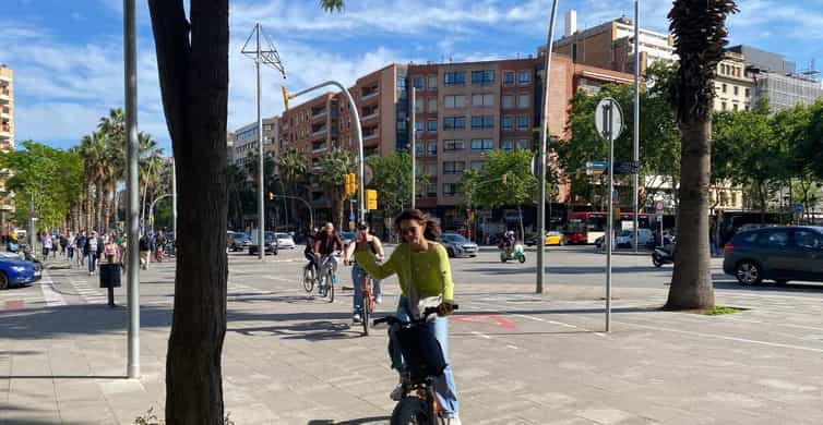 Barcelona: 2.5-Hour Bike or E-Bike Historical Tour photo 13
