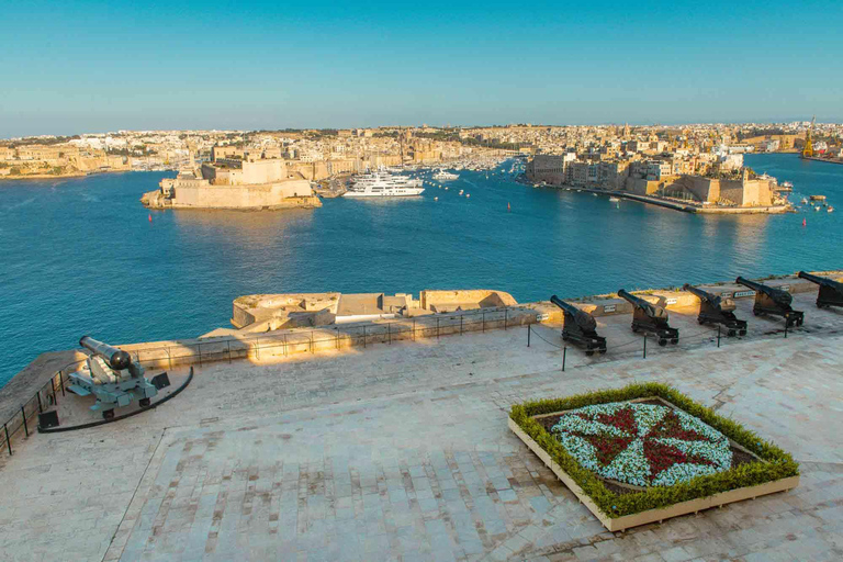 Valletta: Evening Walking Tour with a Local Guide
