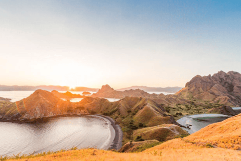 Isole di Komodo: tour in motoscafo 2D1N, tour via terra e soggiorno in hotelIsole Komodo: tour di 1 giorno in barca, tour di 1/2 giorno a terra e albergo