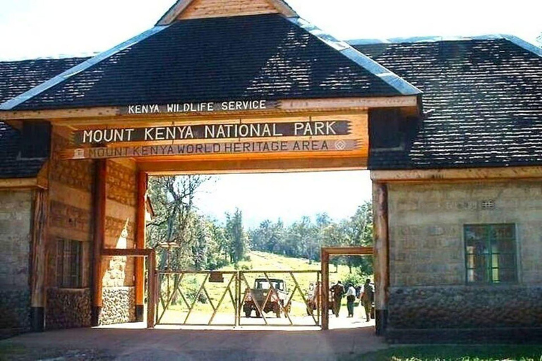 Nairobi: Mount Kenya 2-Day Guided Hiking Tour with Meals