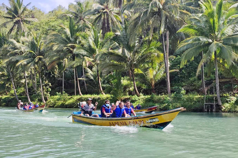 From Yogyakarta: Pacitan Beaches & River Tour with Transfer