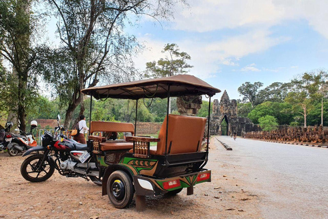 Guided Trip to Angkor Wat, Angkor Thom & Ta Prohm by Tuk Tuk