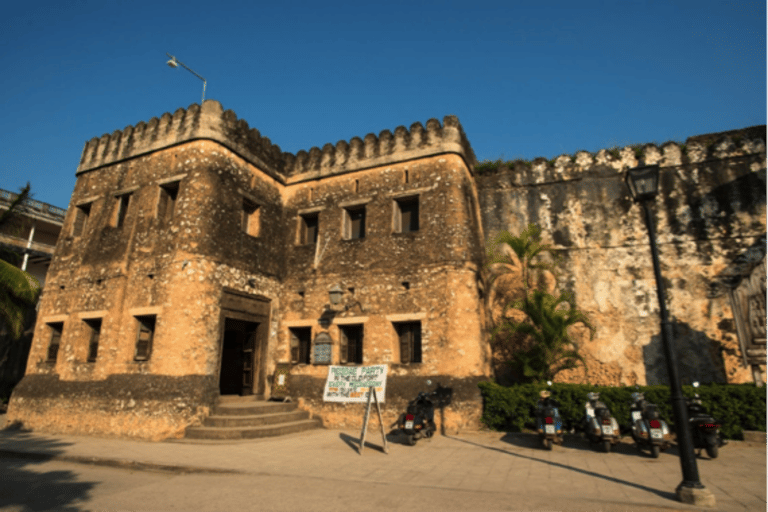 Zanzibar: Jozani Forest, Spice Farm & Stone Town Full-Day. TOUR WITH HOTEL TRANSFER PICKUP AND DROP