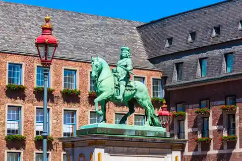 Dusseldorf: 2-hour Best Intro Walking Tour with a Local