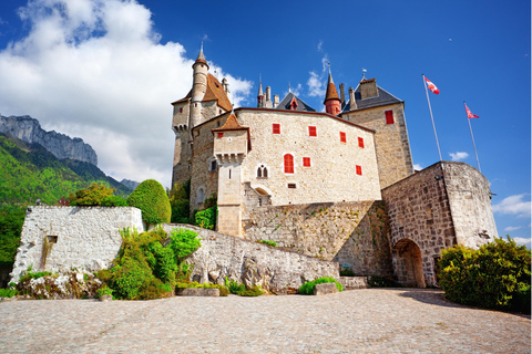 Tour privato di un giorno intero da Ginevra ad AnnecyVisita del castello e crociera in barca di 1 ora