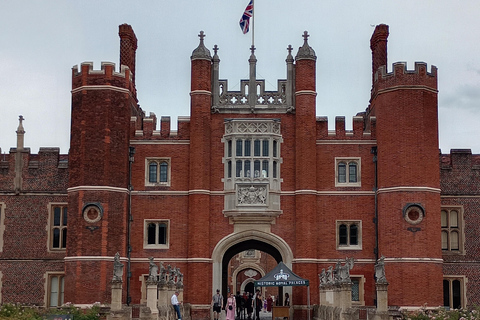 London to Windsor: The Right Royal E-Bike Extravaganza