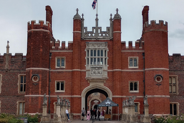 London to Windsor: The Right Royal E-Bike Extravaganza