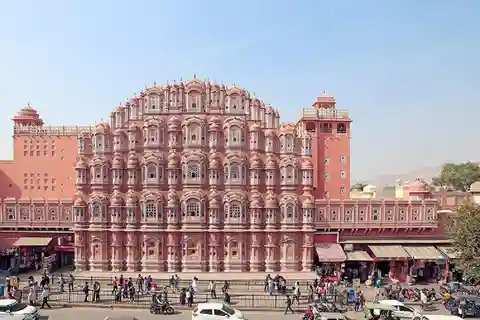Jaipur: Hawa Mahal, Jantar Mantar & City Palace Guided Tour