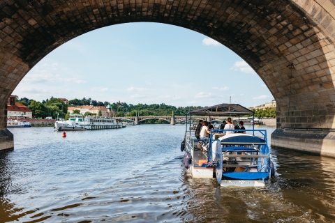 Praga: Cycle Boat: The Swimming Beer BikeReserva de grupo