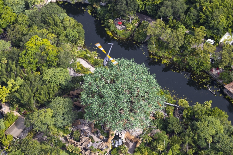 Orlando: opowiedziany lot helikopterem nad parkami rozrywki25-30 minut (parki tematyczne + centrum)
