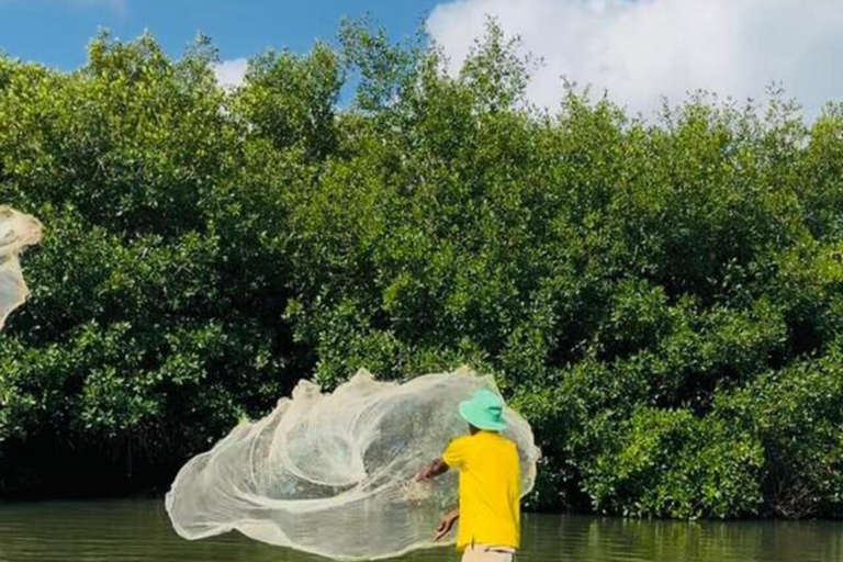 Visit Manzanillo mangroves + mini artisanal fishing class + beach club Visit mangroves in Manzanillo + mini artisanal fishing class + beach club