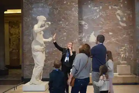 Best of the Louvre Guided Tour with Pre-booked Ticket