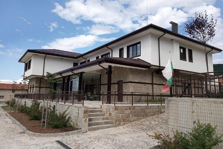 From Sofia: Krichim Palace and Wine Tasting Day Tour