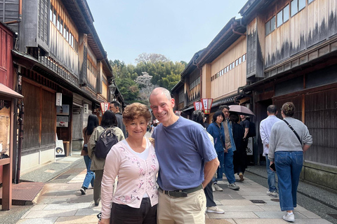 Kanazawa:Gold Leaf Experience, Geisha District & Matcha Tour