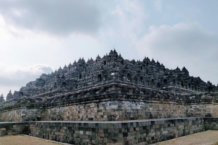 Yogyakarta : 3D2N Tour, Borobudur, Prambanan, Cirebon