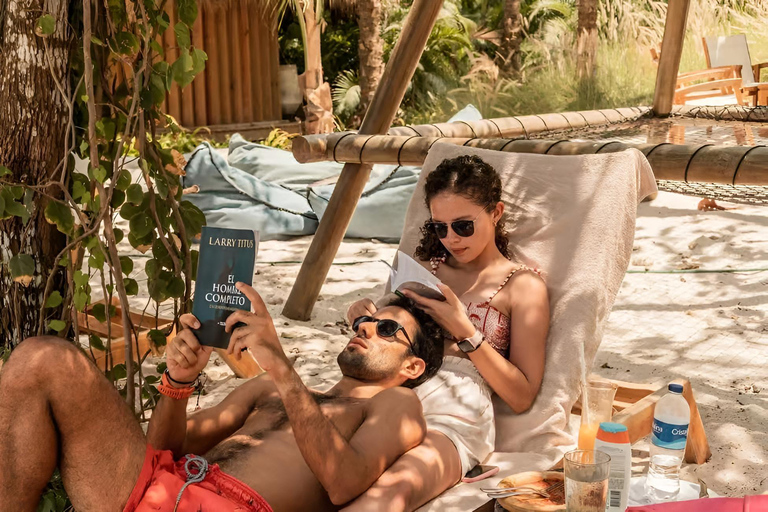 Cartagena:Makani Beach Club w/ Boat Transfer, Drink & Sunbed Makani ELUA VIP Couple Experience – Spa, Lunch & Drinks