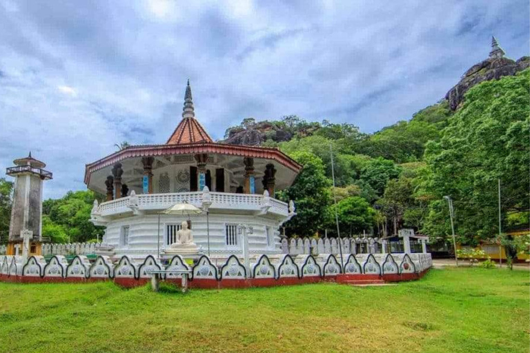 Dimbulagala Eco Trekking and Village Tour From Polonnaruwa