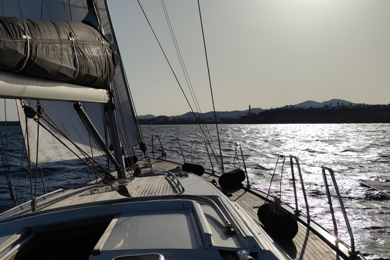 Portocolom: Half-Day Sailing Trip with Tapas and Open Bar